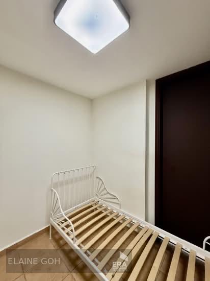 UE SQUARE photo 5