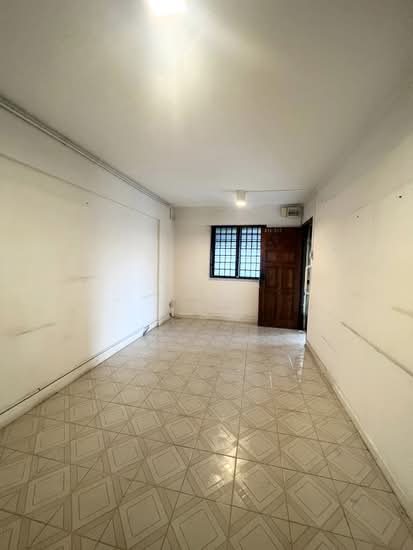 220 SERANGOON AVENUE 4 photo 2