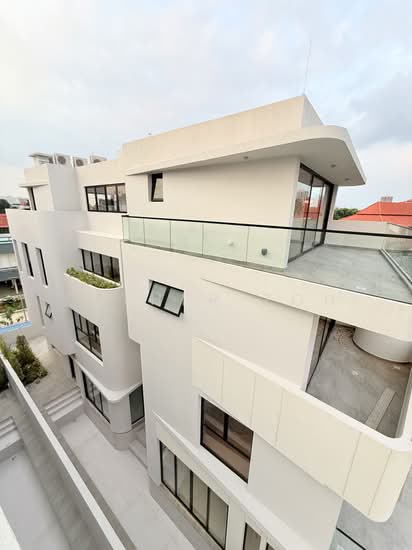 Siglap road photo 3