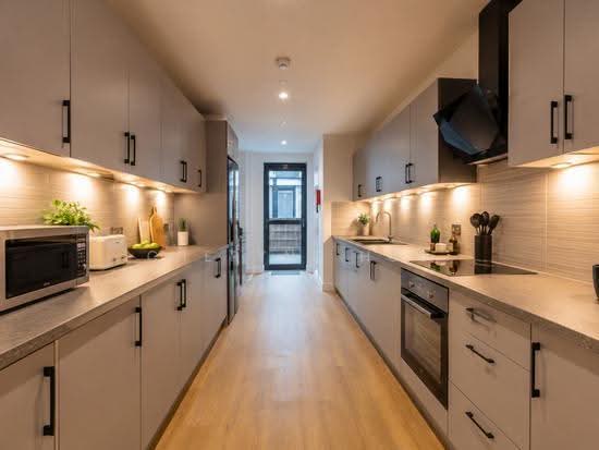 Coliving welcome, close to 2000sqft photo 2