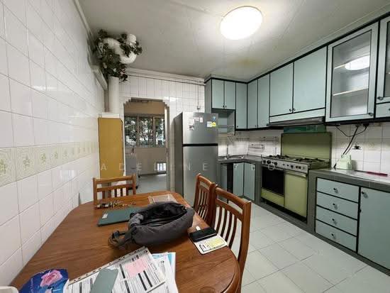 323 TAMPINES STREET 33 photo 3