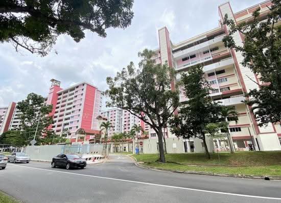 639 ANG MO KIO AVENUE 6 image 1 of 4