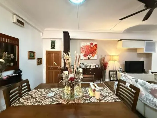 757 Pasir Ris Street 71 image 1 of 5
