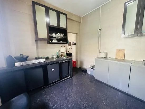274 Macpherson Road image 1 of 10