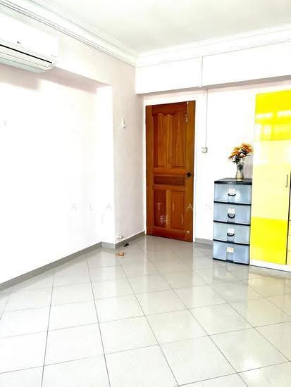 304 TAMPINES STREET 32 photo 5