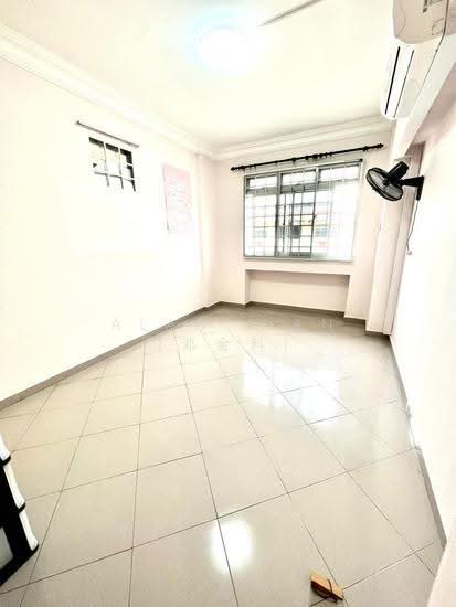 304 TAMPINES STREET 32 photo 6