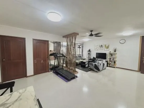 421 Canberra Road image 1 of 10