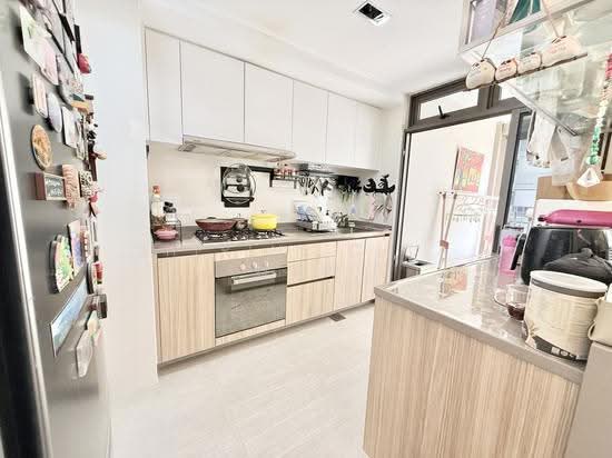 RIVERCOVE RESIDENCES photo 3