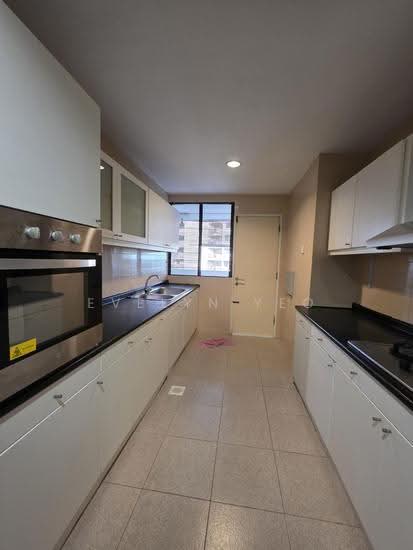 SUTTON PLACE photo 3