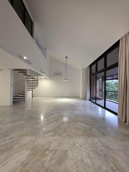 SUTTON PLACE photo 6