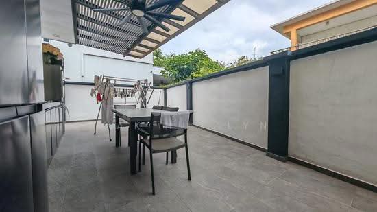 Rare Corner Terrace Within 1KM of Tao Nan! Move-In Condition image 1 of 6