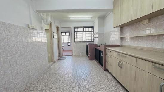 82 WHAMPOA DRIVE photo 3
