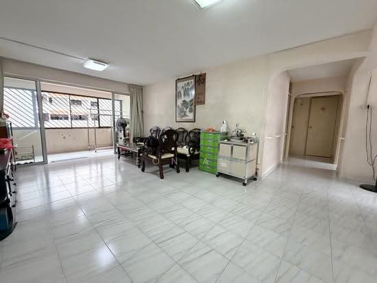 310 SERANGOON AVENUE 2 photo 2