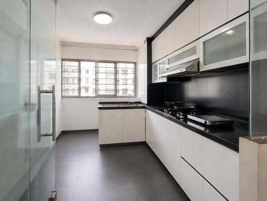 240 SERANGOON AVENUE 2 photo 2