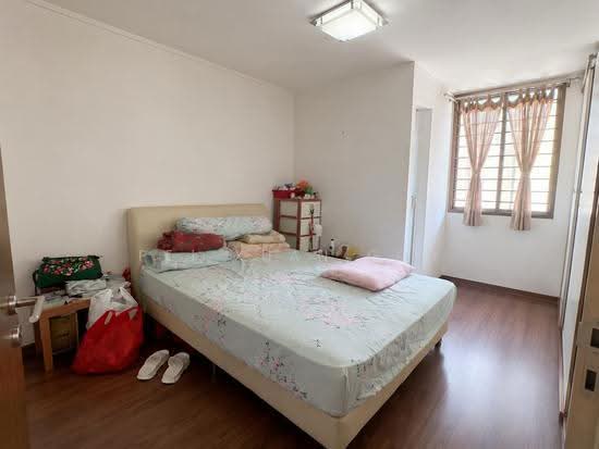 240 SERANGOON AVENUE 2 photo 3