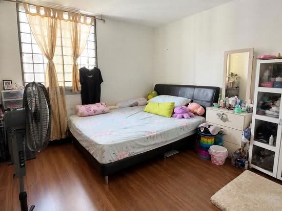 240 SERANGOON AVENUE 2 photo 4