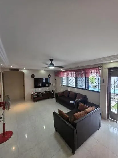 315 Woodlands Street 31 image 1 of 6