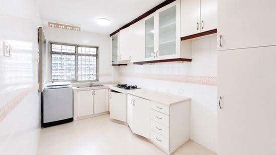 406 SEMBAWANG DRIVE photo 3