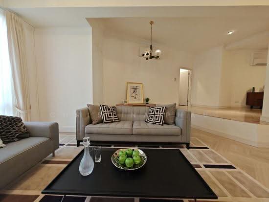 ORANGE REGENCY photo 6