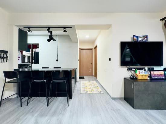 114B ALKAFF CRESCENT photo 3