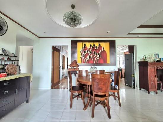 402 FAJAR ROAD image 1 of 10