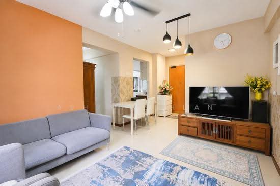 366A SEMBAWANG CRESCENT image 1 of 7