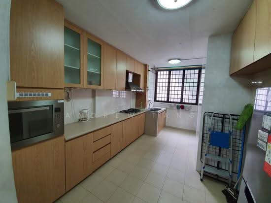 302 SERANGOON AVENUE 2