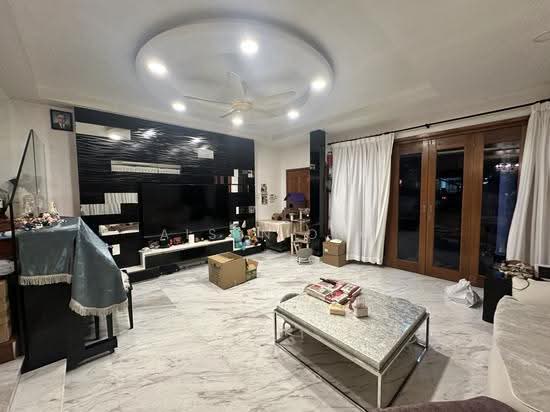 Freehold Landed | Mins Walk to Canberra MRT & Canberra Plaza | District 27 | Sembawang Villas image 1 of 10