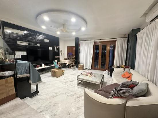 Freehold Landed | Mins Walk to Canberra MRT & Canberra Plaza | District 27 | Sembawang Villas photo 2
