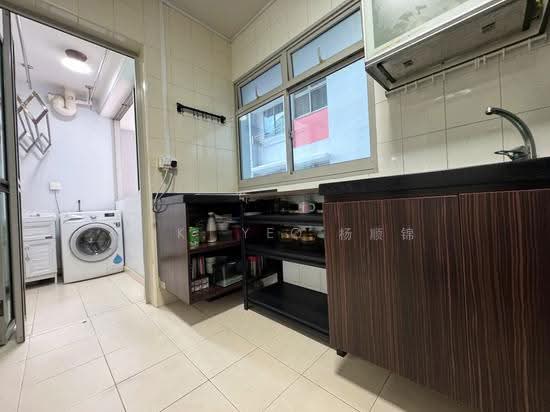 272D SENGKANG CENTRAL photo 3
