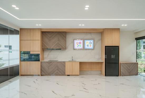 Freehold image 1 of 4