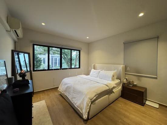 HOLLYWOOD APARTMENTS photo 3