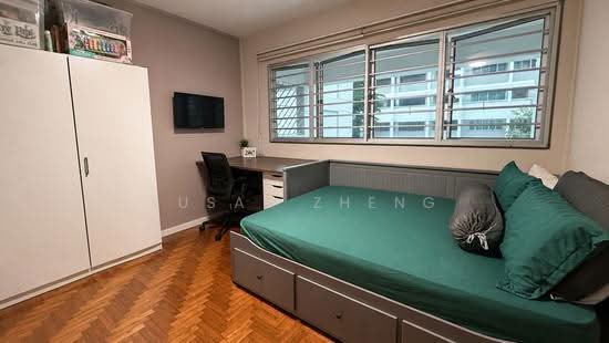 327 JURONG EAST STREET 31 photo 3
