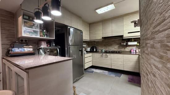 327 JURONG EAST STREET 31 photo 5