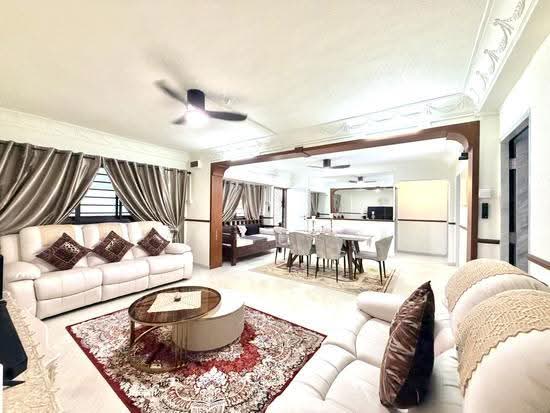 403 PANDAN GARDENS image 1 of 10