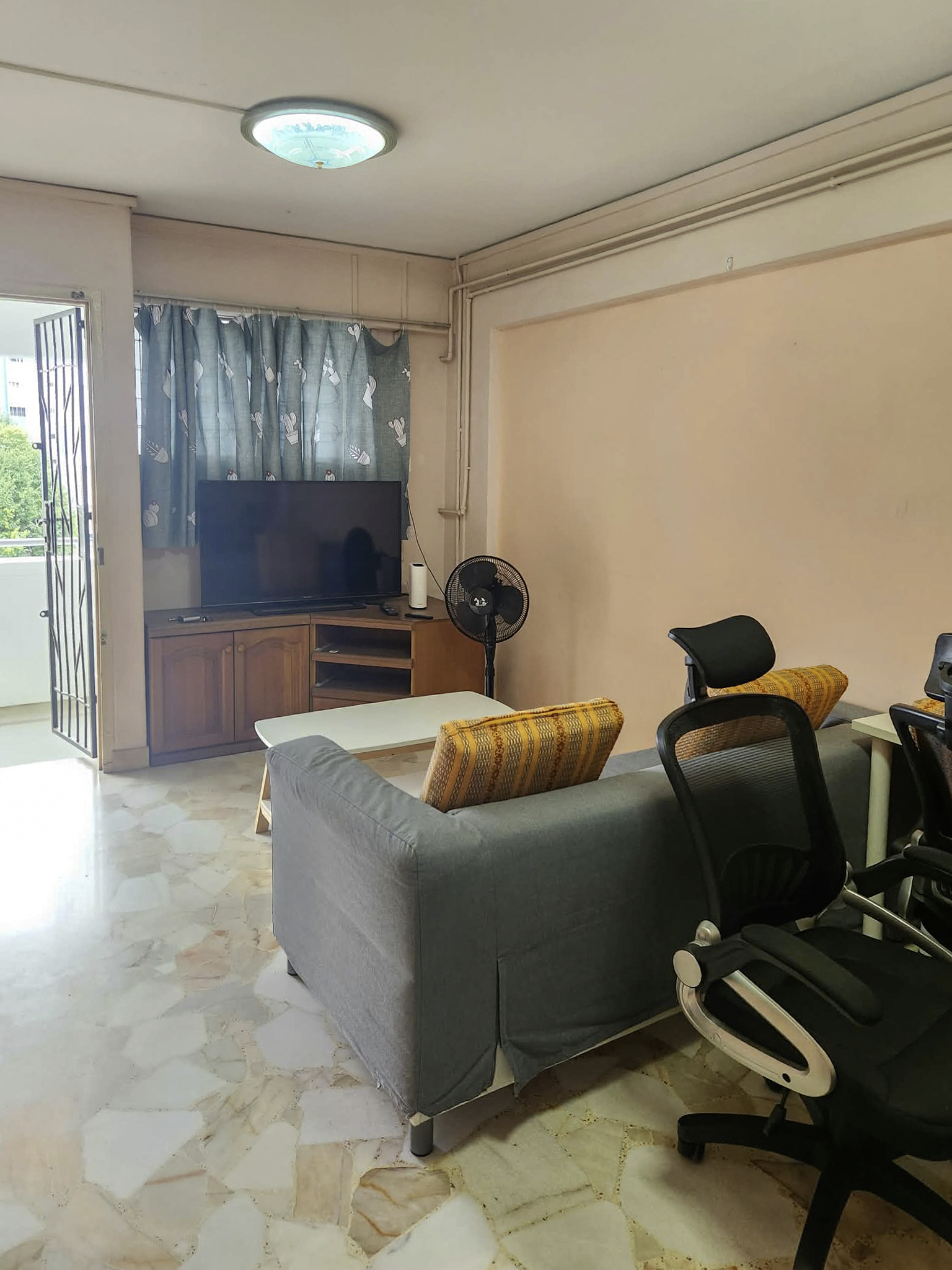 560 ANG MO KIO AVENUE 10 image 1 of 8