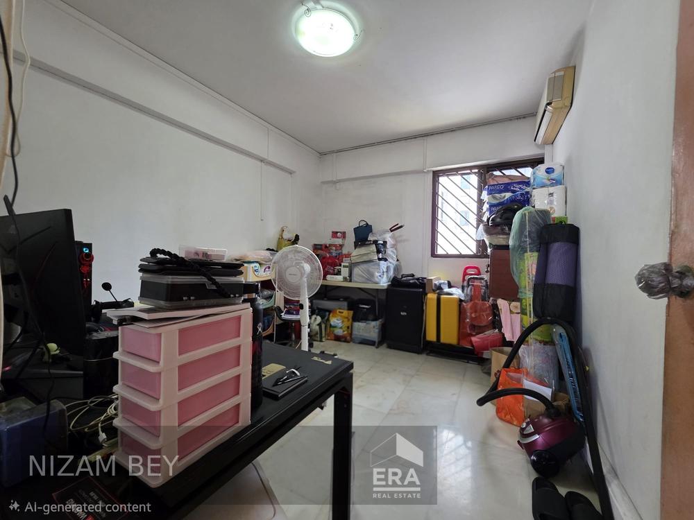 233 BAIN STREET photo 2