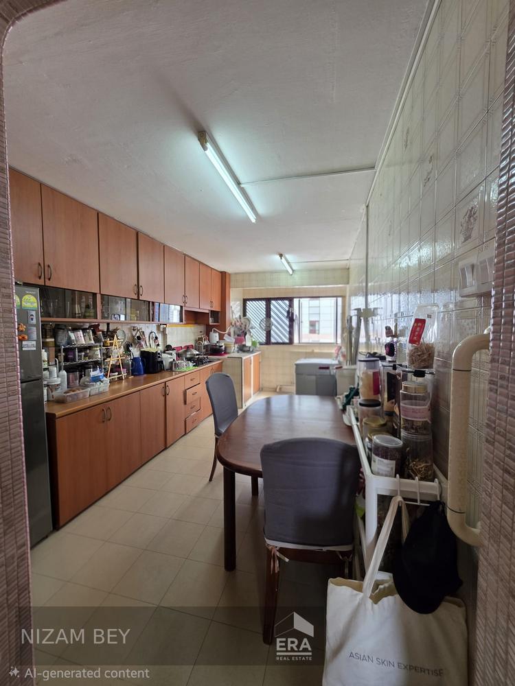 233 BAIN STREET photo 5