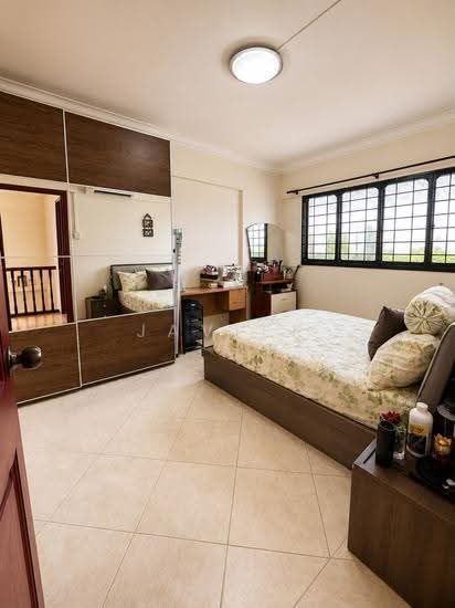 408 JURONG WEST STREET 42 photo 2