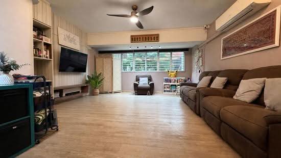 327 Jurong East Street 31