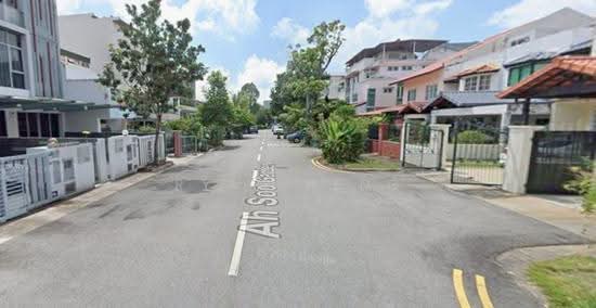 Just Listed | Only 14XX PSF | Charming Semi-D House with Huge Garden - 4,780sqft image 1 of 5