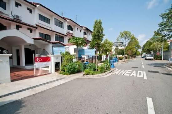 Terrace long Telok Kurau Road image 1 of 3