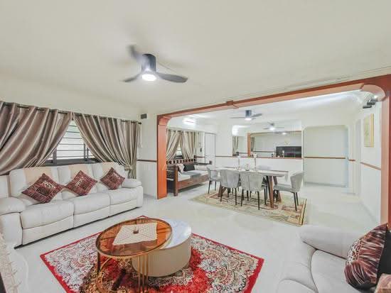 403 PANDAN GARDENS image 1 of 10