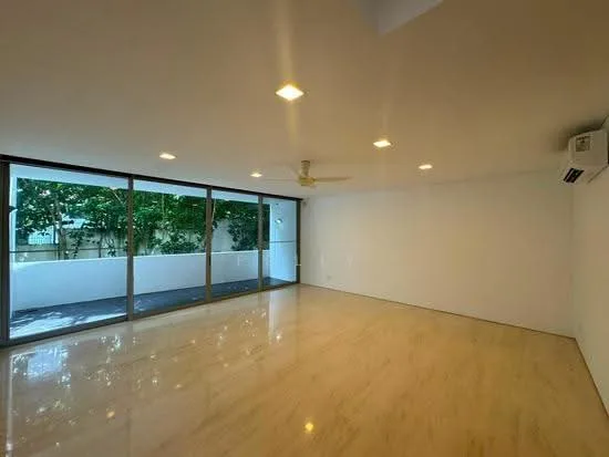 Vanda Crescent image 1 of 10