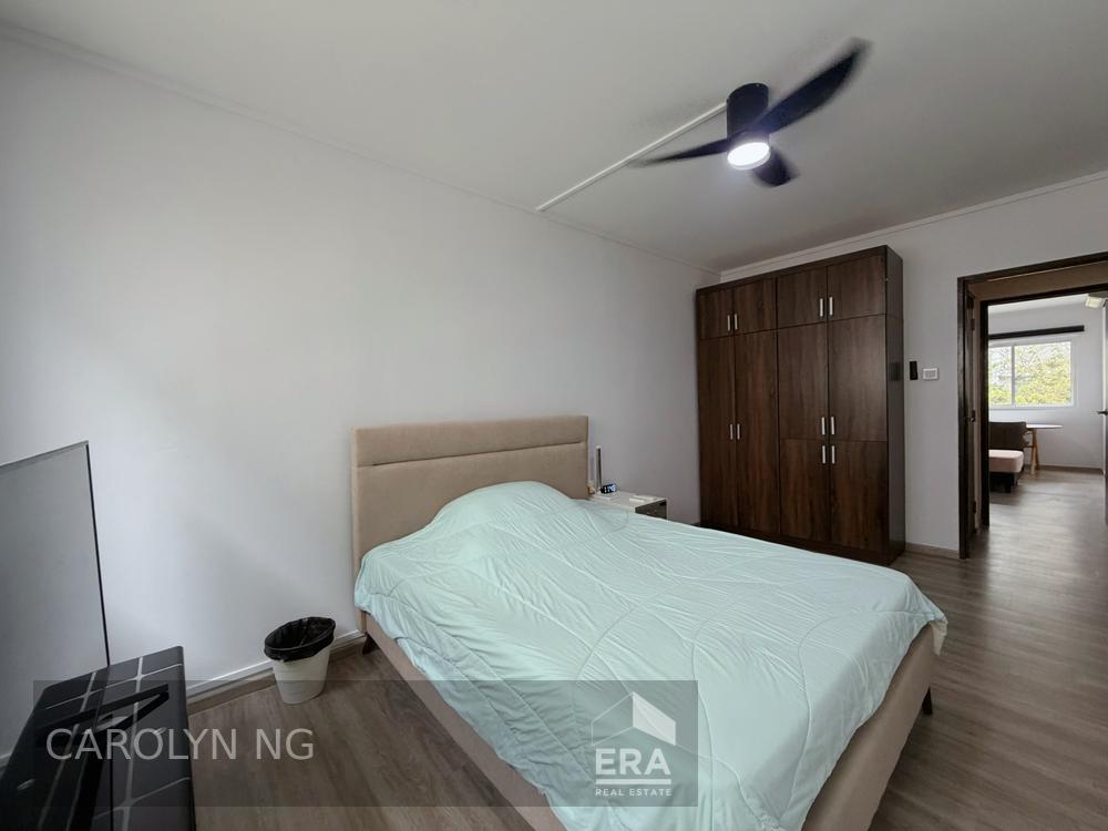 873 TAMPINES STREET 84 photo 4