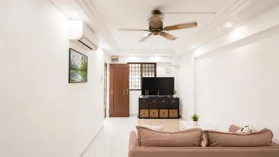242 Bukit Batok East Avenue 5 image 1 of 7