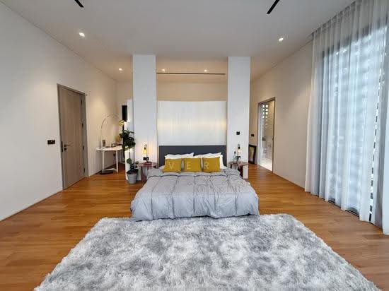 Brand New Semi-Detached with Pool & Lift photo 5