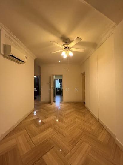 ORANGE REGENCY photo 3