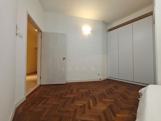 ORANGE REGENCY photo 5