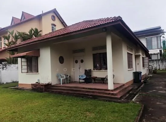 Exclusive ! Detached House at Frankel ! image 1 of 3